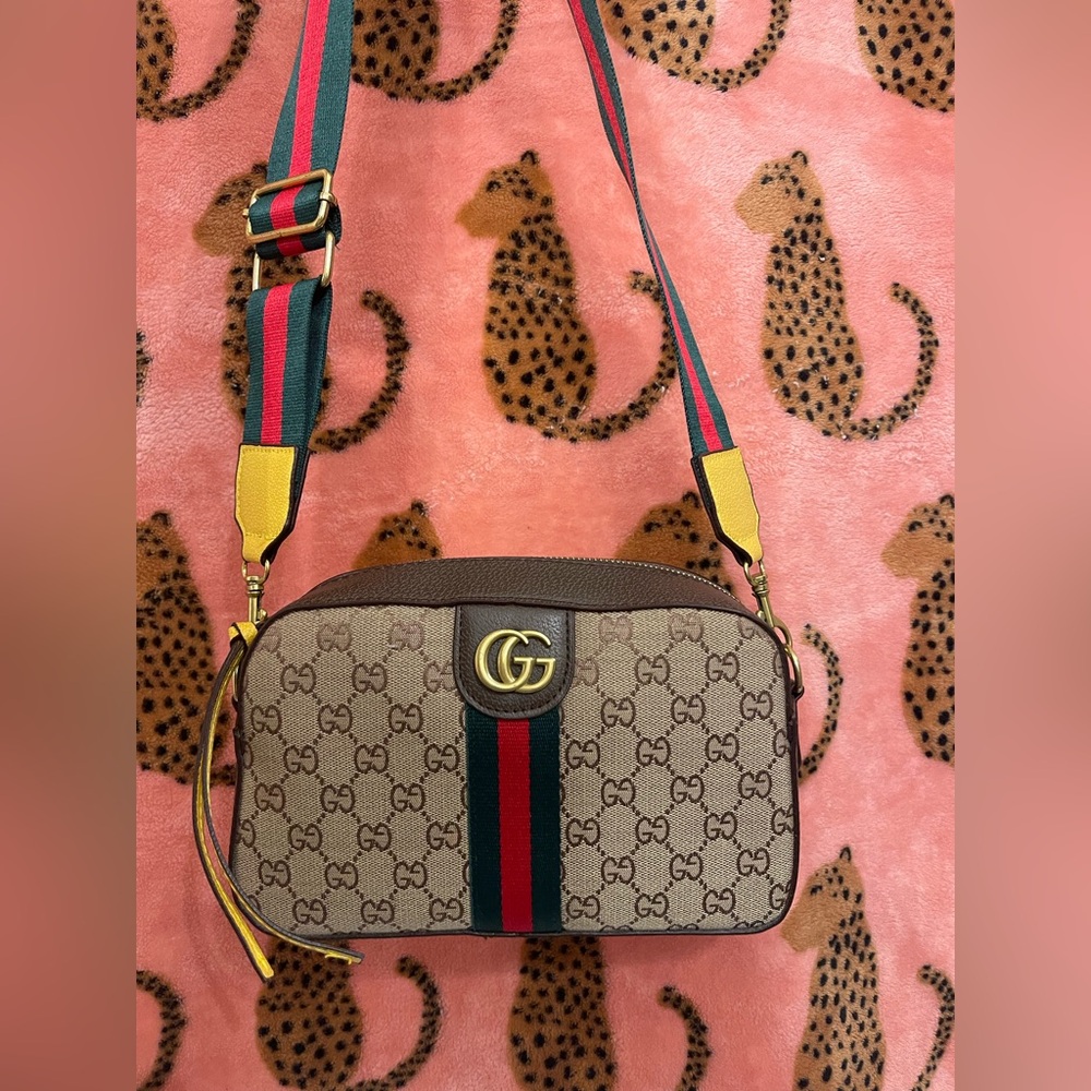 Brown inspired crossbody w/duster Brand